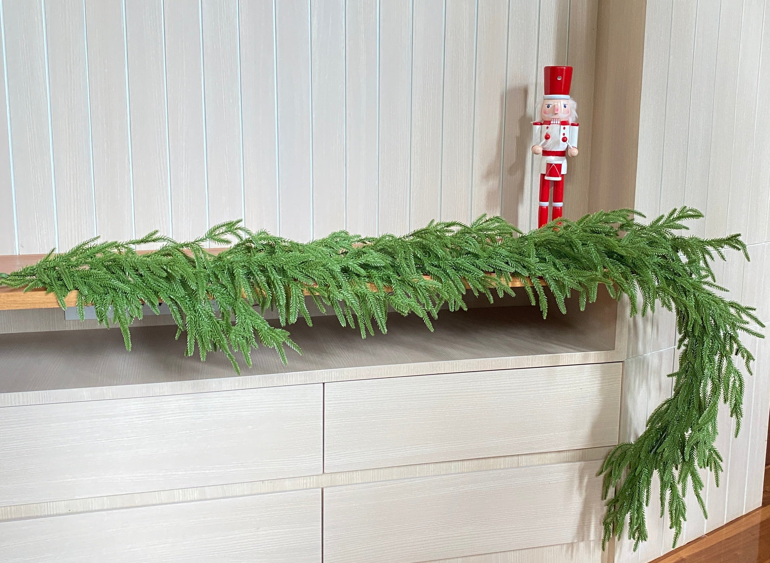 หรีดคริสต์มาสและสายสน Wreath/Garland