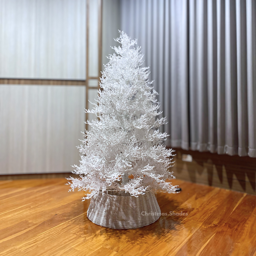 MOONLIT SNOWY LARCH 6 ft. (Built-in Lights)