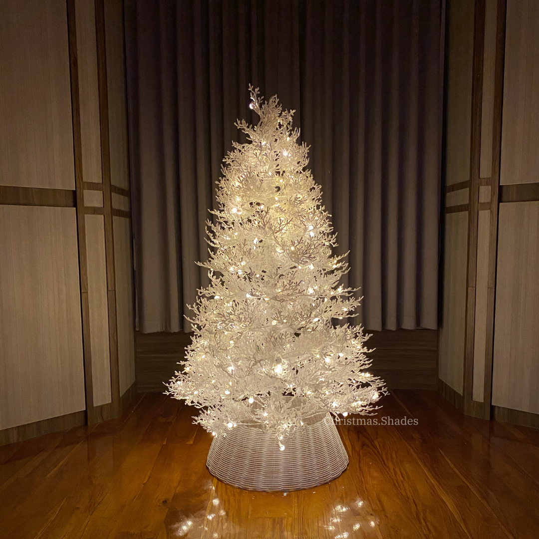 MOONLIT SNOWY LARCH 6 ft. (Built-in Lights)