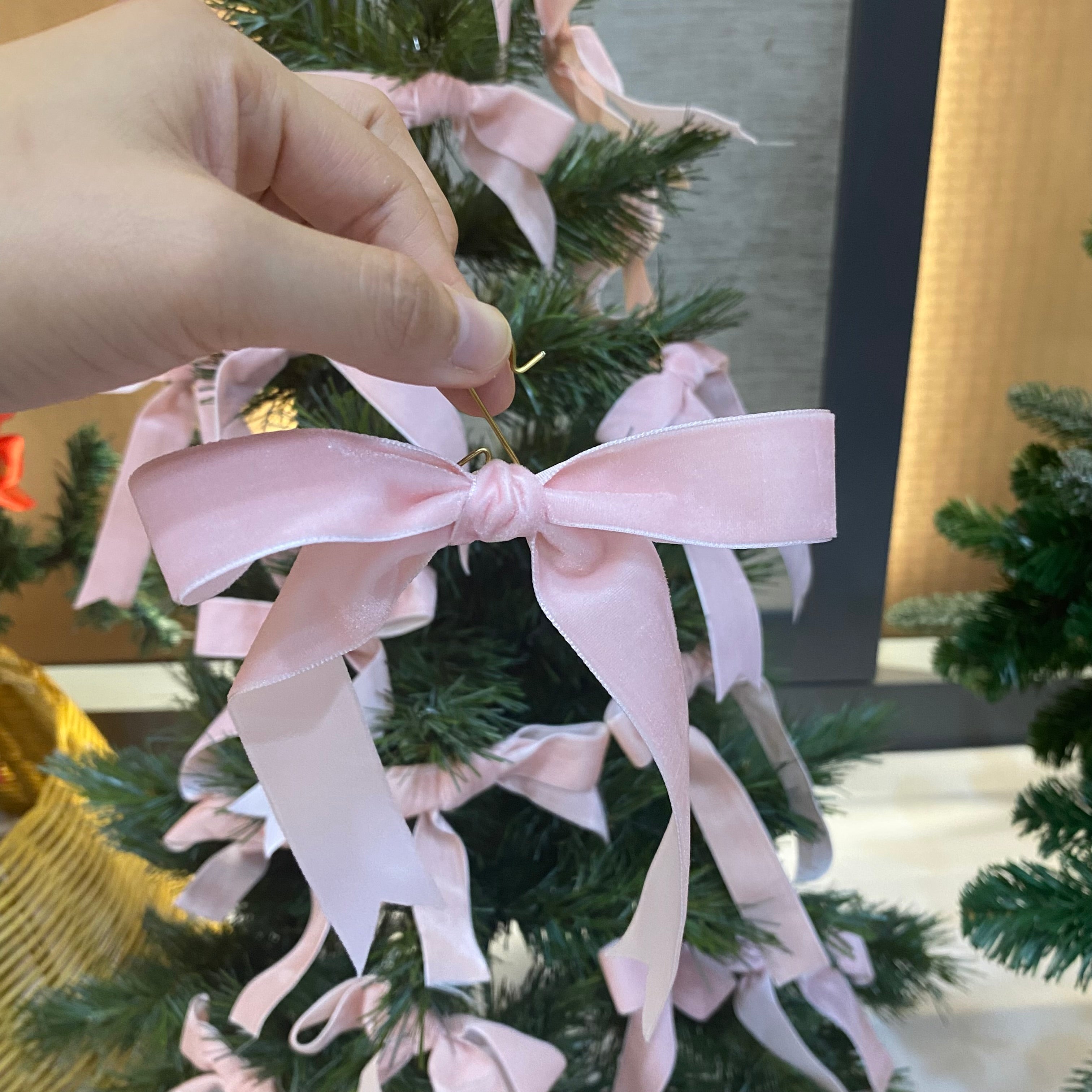 โบว์กำมะหยี่1นิ้ว สีชมพู 15 ชิ้น