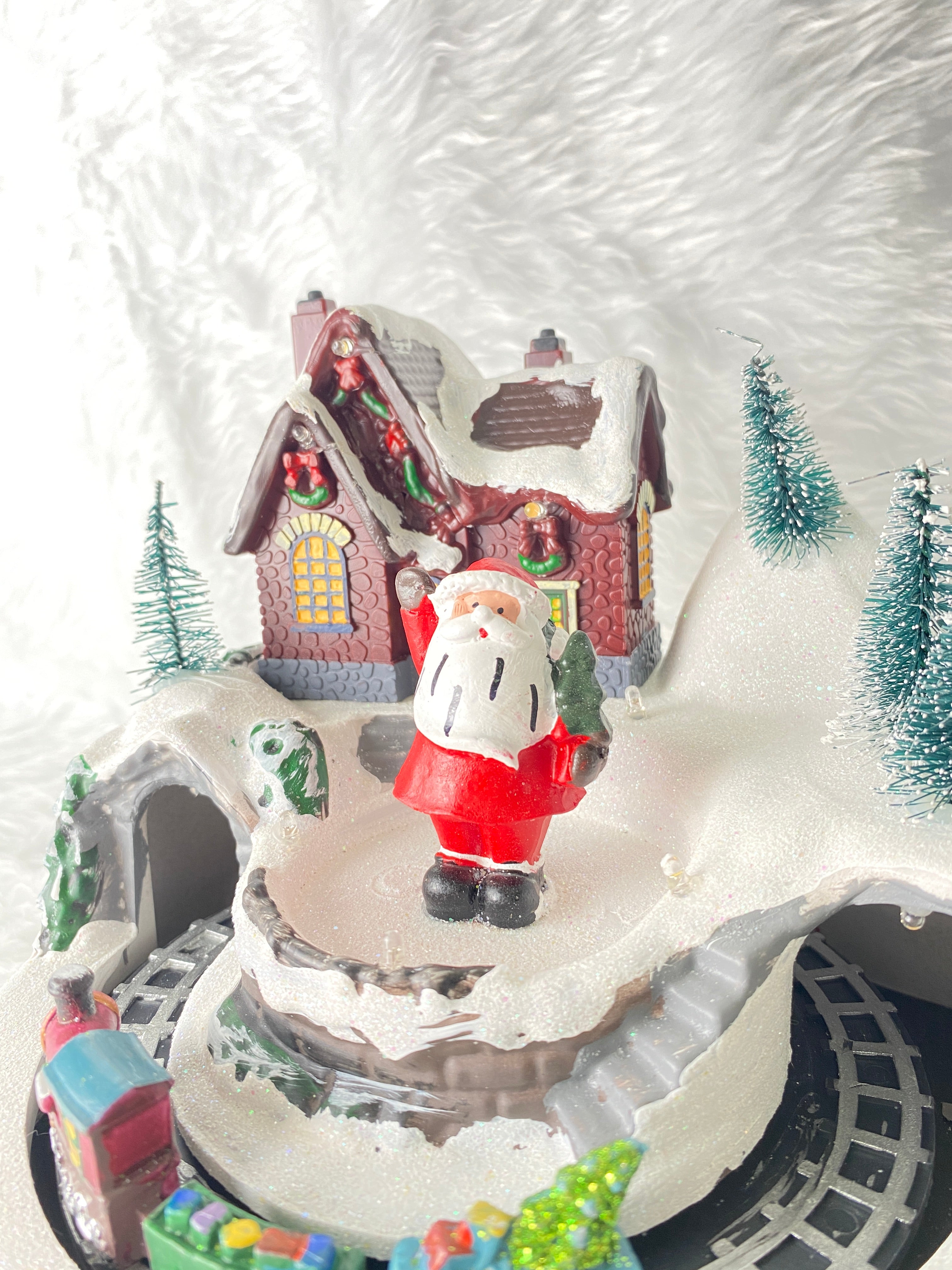 Music Box ซานต้าส่งของขวัญบ้านหิมะ มีไฟ - เพลง